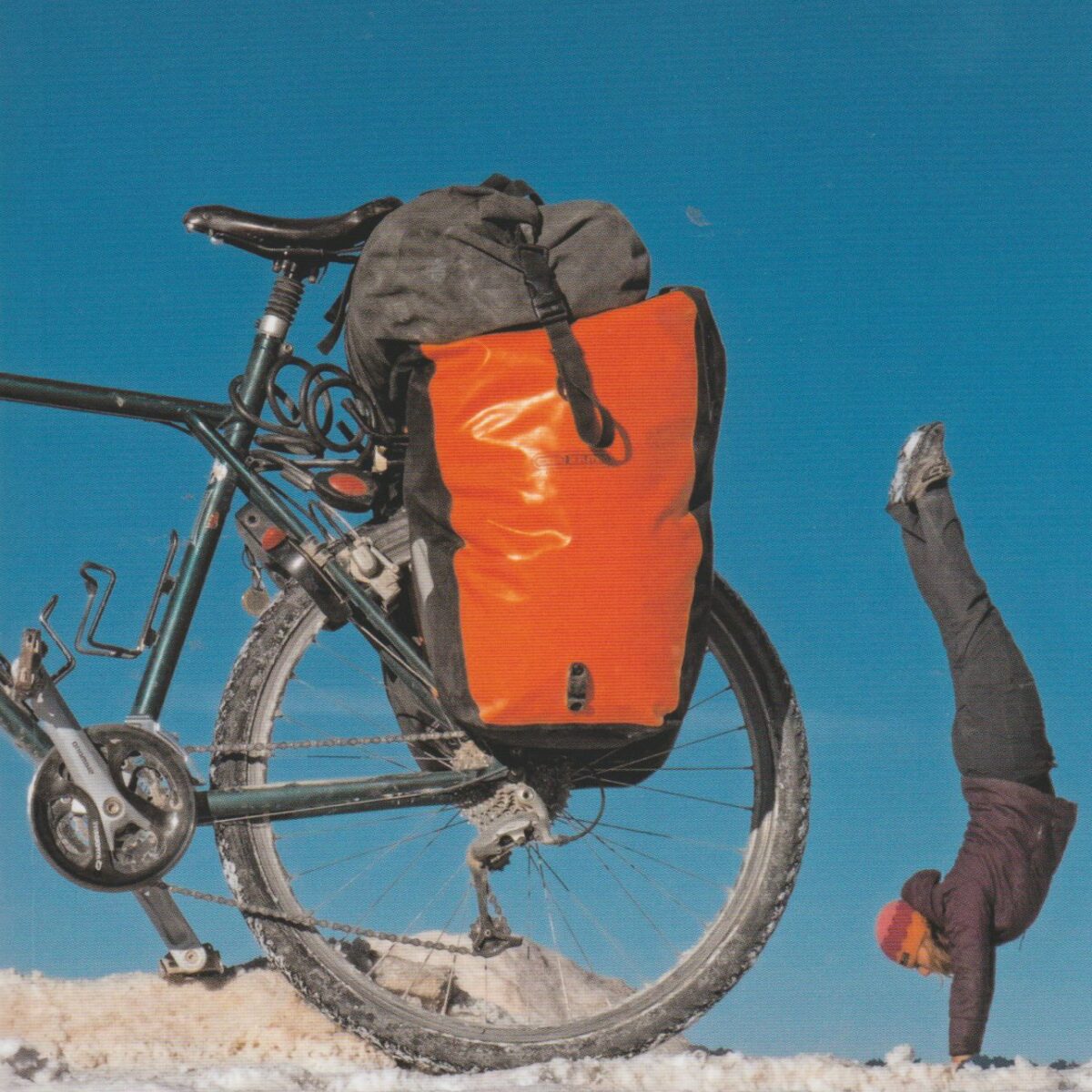 Dwaalspoor - Een vrouw op haar fiets - Alleen de wereld rond -